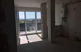 Super pret.... Apartament 3 camere zona aeroport, super oferta!