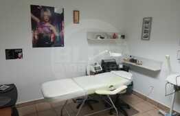 Spatiu comercial la strada, 64 mp, parter de bloc