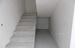 Duplex de vanzare, 119 mp, teren 250 mp, zona Unitatii Militare, Floresti