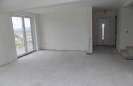 Duplex de vanzare, 119 mp, teren 250 mp, zona Unitatii Militare, Floresti