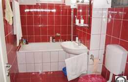 3 camere de vanzare plus garaj, zona Billa