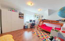 Casa individuala la cheie, curte generoasa, zona superba!