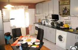 Apartament 2 camere de vanzare, 54 mp utili, strada Lunii