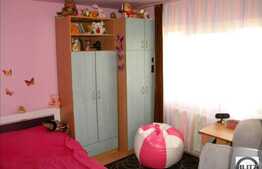 Apartament 2 camere de vanzare, 54 mp utili, strada Lunii