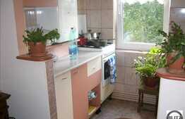 De vanzare apartament cu 3 camere, 65 mp utili