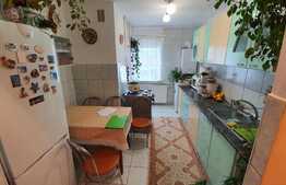 Apartament cu 3 camere, decomandat, in zona Iulius Mall