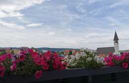 Apartament 4 camere decomandate, zona Intre Lacuri