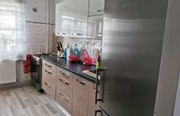 Apartament 4 camere decomandate, zona Intre Lacuri