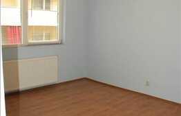 Apartament cu 4 camere nemobilatre zona strazii bucium.