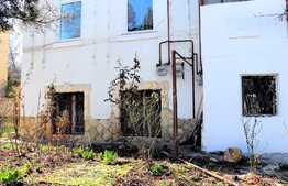  Vila interbelica 310 mp utili , teren 1300 mp, front 25 ml, zona premium!