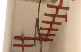 3 camere cu scara interioara, 86 mp semifinisat