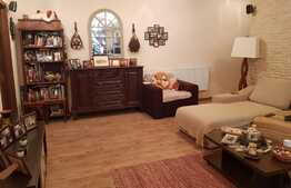 Apartament 3 camere, etaj intermediar, loc parcare! Zona strazii Sesul de Sus!