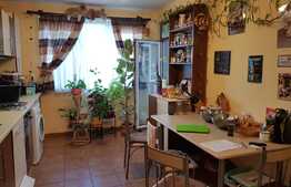 Apartament 3 camere, etaj intermediar, loc parcare! Zona strazii Sesul de Sus!