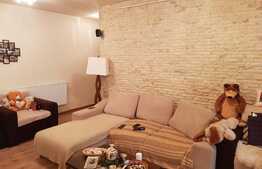 Apartament 3 camere, etaj intermediar, loc parcare! Zona strazii Sesul de Sus!