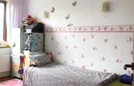 3 camere, decomandat, 65mp, garaj, balcon, zona strazii Rasinari