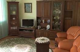 Apartament 4 camere, decomandat, garaj, boxa, zona Hotel Premier