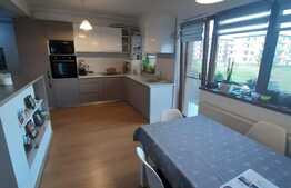 Apartament cu gradina, 2 balcoane, zona Sub Cetate