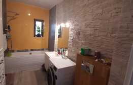 Apartament cu gradina, 2 balcoane, zona Sub Cetate