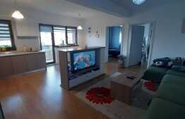 Apartament cu gradina, 2 balcoane, zona Sub Cetate