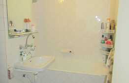 3 camere, 63,5 mp, decomandat,  boxa la subsol, zona Expo Transilvania 