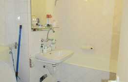 3 camere, 63,5 mp, decomandat,  boxa la subsol, zona Expo Transilvania 