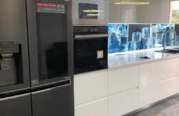 Apartament ultrafinisat, totul nou, bloc nou, etaj intermediar, zona Vivo