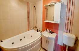 Apartament 3 camere, parcare, etaj intermediar, zona strazii Florilor!