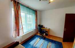 Apartament 3 camere, parcare, etaj intermediar, zona strazii Florilor!