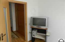 Vanzare apartament decomandat cu 2 camere, 56 mp plus pod de 20 mp