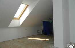 Vanzare apartament decomandat cu 2 camere, 56 mp plus pod de 20 mp