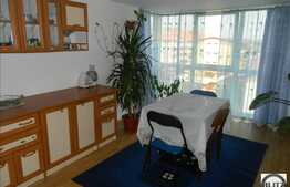 Vanzare apartament decomandat cu 2 camere, 56 mp plus pod de 20 mp