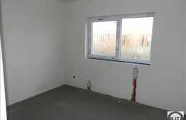 Vanzare apartament decomandat cu 2 camere, 56 mp plus pod de 20 mp