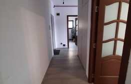 Apartament 3 camere, 56 mp, finisat, mobilat, parcare, zona Romul Ladea