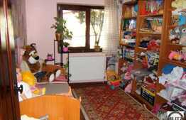 Apartament 3 camere + 15 mp balcon inchis, renovat