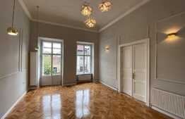 Apartament 3 camere, LUX, 121 mp, birou/de locuit, prima inchiriere, zona Blvd. Eroilor