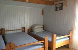 De vanzare casa pentru 2 familii, teren 1200 mp!