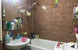 De vanzare casa pentru 2 familii, teren 1200 mp!