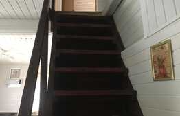 De vanzare casa pentru 2 familii, teren 1200 mp!