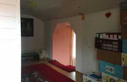 De vanzare casa pentru 2 familii, teren 1200 mp!