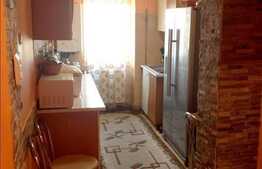 De vanzare apartament 3 camere, decomandat, loc parcare si boxa, zona Kaufland