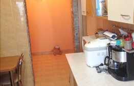 De vanzare apartament 3 camere, decomandat, loc parcare si boxa, zona Kaufland