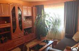 De vanzare apartament 3 camere, decomandat, loc parcare si boxa, zona Kaufland