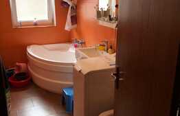 Apartament 2 camere, decomandat, etaj intermediar, 58mp, parcare! Zona strazii Florilor!