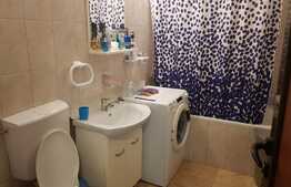 Apartament 2 camere, decomandat, 49mp, balcon, loc parcare! Zona strazii Sesul de Sus!