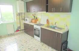 Apartament 3 camere, 65 mp, decomandat, etaj intermediar, garaj, zona Nicolae Titulescu