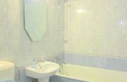 Apartament 3 camere, 65 mp, decomandat, etaj intermediar, garaj, zona Nicolae Titulescu