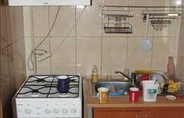 De vanzare 3 camere, decomandat, 68 mp, zona strazii Eroilor!