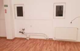 Spatiu de birou, 35 mp, acces din strada