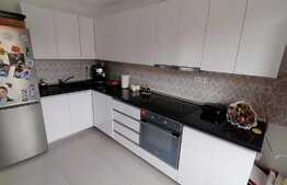 Apartament spatios, terasa de 13 mp, parcare, zona strazii Eroilor!