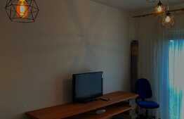 Apartament cu o camera 37 mp, parcare, zona strazii Plopilor